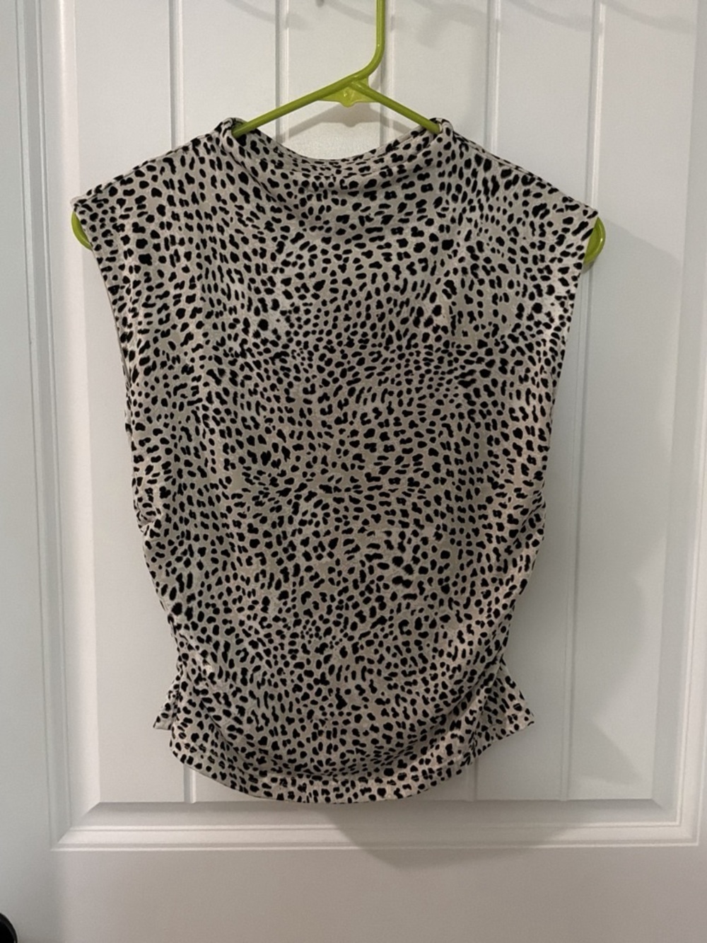 H&Medium Animal Print Muscle Tee in Gray & Black Size Medium